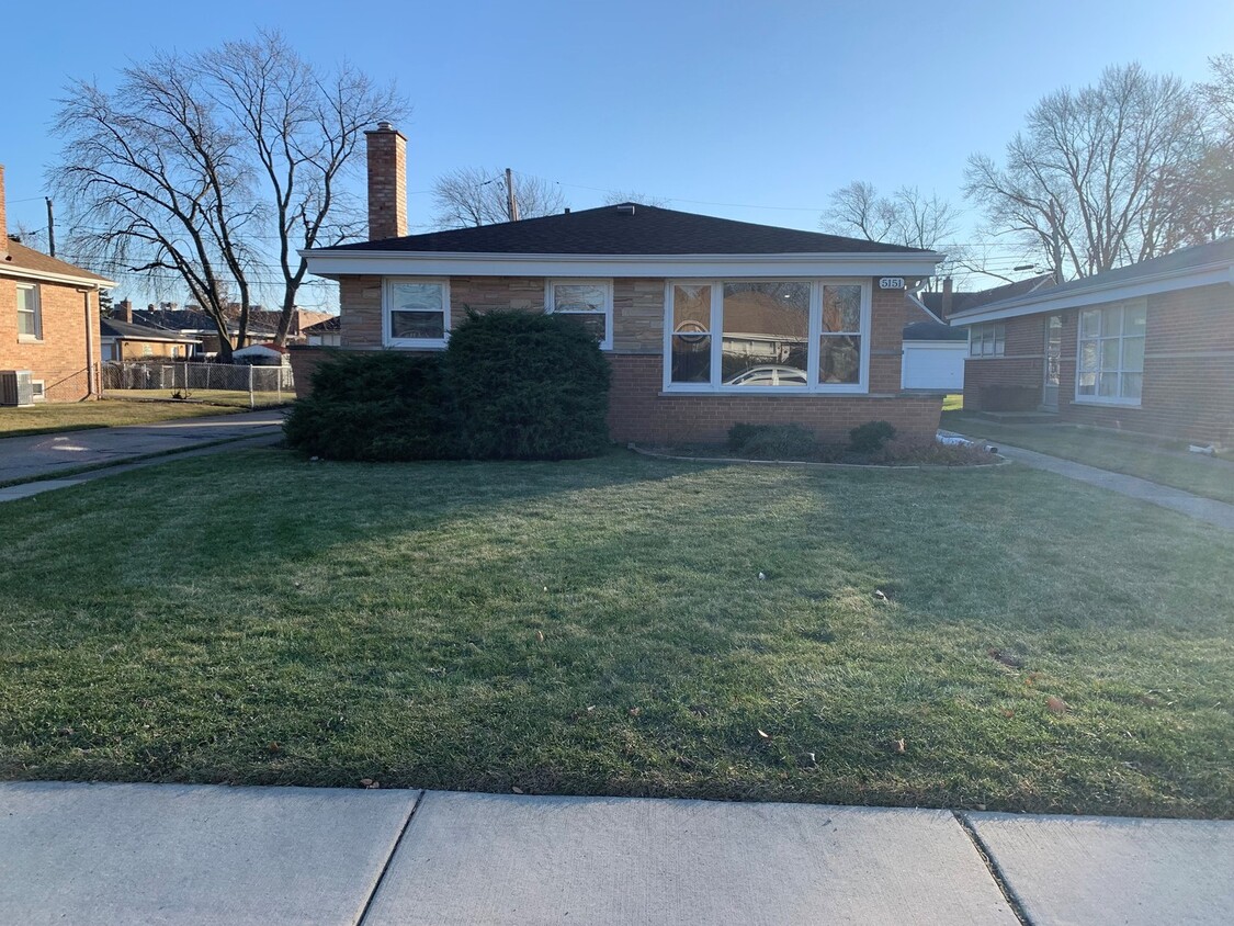 Foto principal - 5151 Chase Ave