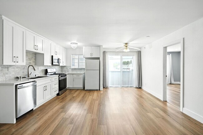 Building Photo - 18530 Hatteras St