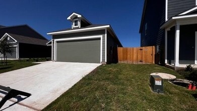 Building Photo - 404 Bass Dr