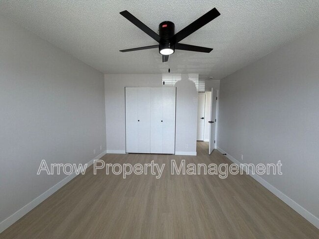 Building Photo - 515 W Saunders Ave