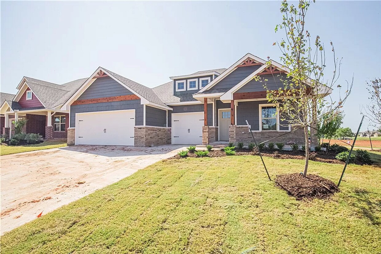 Primary Photo - Modern Elegance in Moore: 4-Bed, 2-Bath Ta...