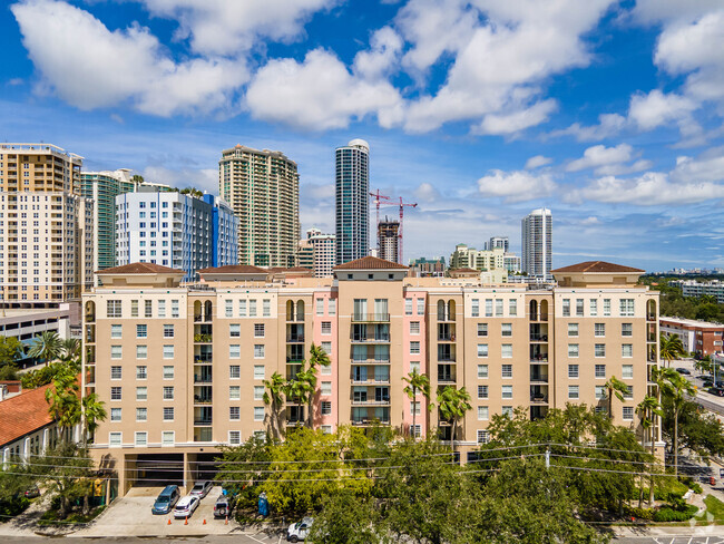 Building Photo - Las Olas by the River