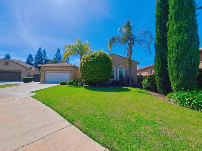 Foto del edificio - Charming 4 Bedroom House To Call Home!