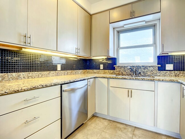 Building Photo - Bethune Beach 4 Bedroom 4 Bath