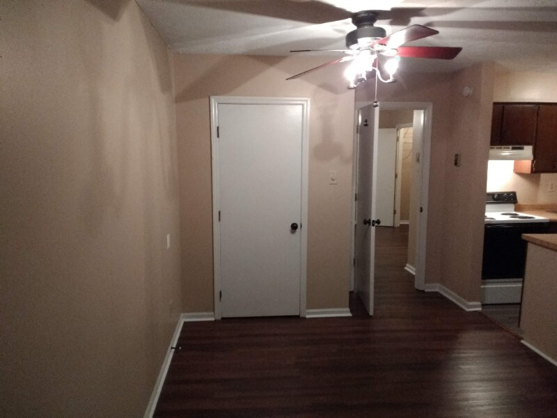 Foto principal - 1310 Louisville Rd