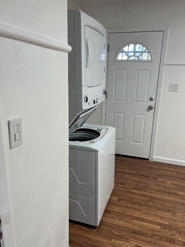 Photo - 4710 Lincoln St Apartment