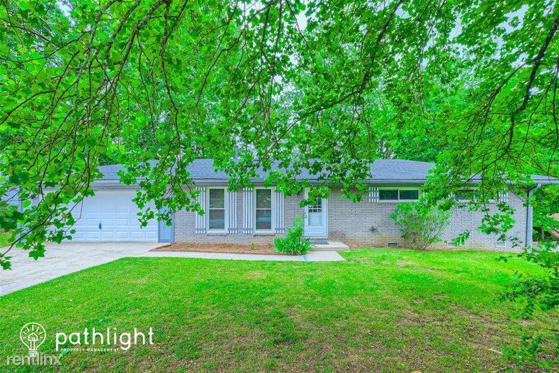 1370 E Stoneybrook Dr, Douglasville, GA 30134 House Rental in