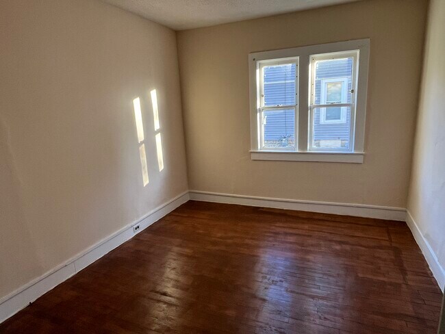 Foto del edificio - 749 Alpine Ave NW