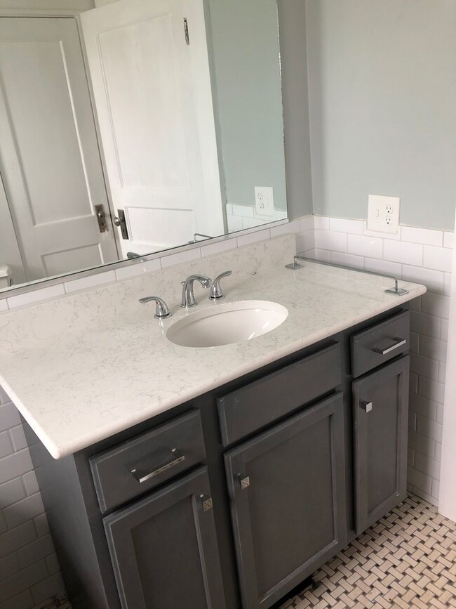 Photo - Newly Remodeled 3/2 with open floor plan House