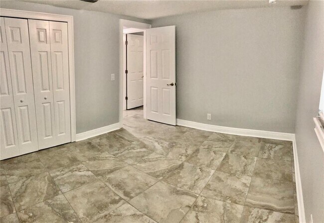 Foto del edificio - 11001 Riverview Dr