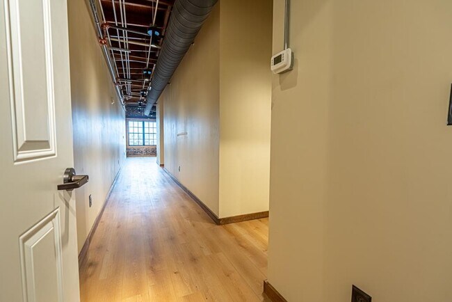 Foto del edificio - 453-800 E Main St