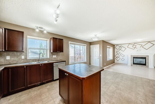 Photo du bâtiment - 2128 Luxstone Blvd SW