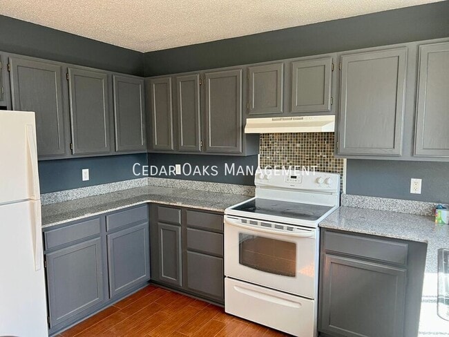 Building Photo - 503 Amy Ave