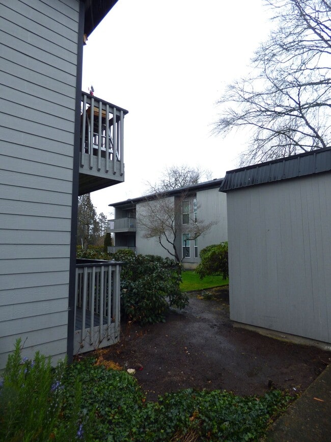 Building Photo - 1768 Park Ave NE