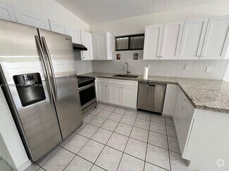 Building Photo - 2749 W 72nd St