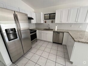 Building Photo - 2749 W 72nd St