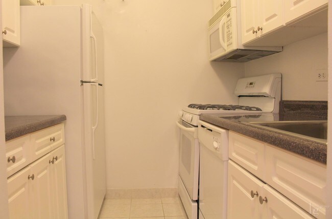 Foto del edificio - 345 E 80th St
