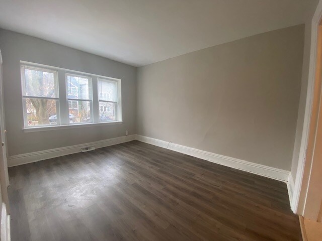 Foto del edificio - 2714 N Magnolia Ave