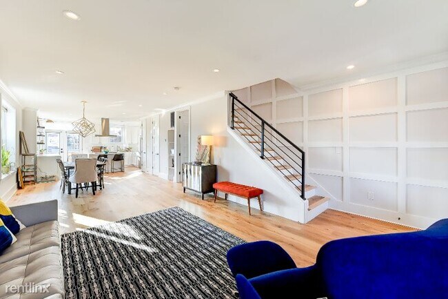 Building Photo - 4 br, 3 bath House - 327 L Street NE