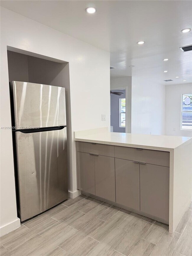 Foto del edificio - 6131 Coral Wy