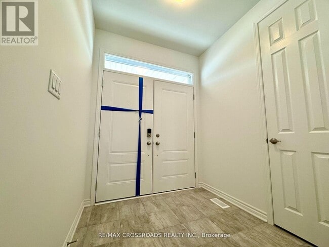 Photo du bâtiment - 3083 Blazing Star Ave