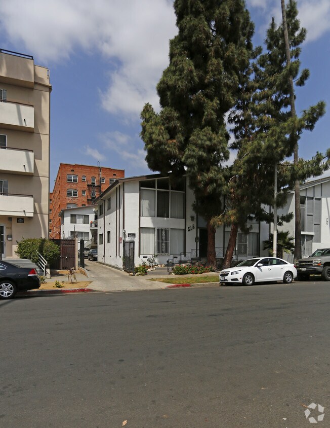 Primary Photo - 515 S Manhattan Pl