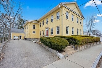 Building Photo - 22 School St