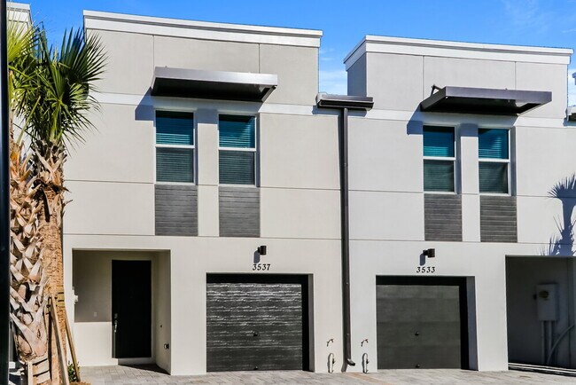 Foto del edificio - 3537 Joshua Tree St