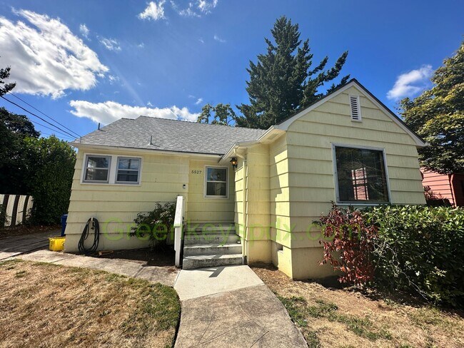 Foto del edificio - Gorgeous Pet-Friendly 3 Bedroom 1 Bath House