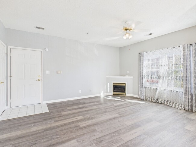 Foto del edificio - 801 Brassie Ln