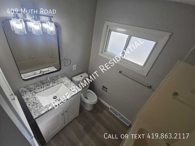 Building Photo - 409 Muth Rd