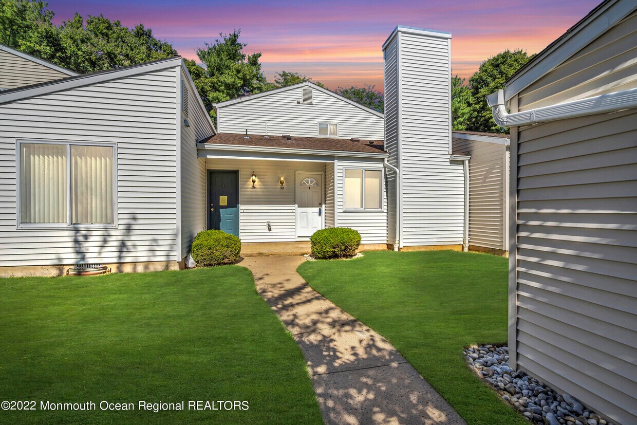 32 Woodmere Ct, Freehold, NJ 07728 Condo for Rent in Freehold, NJ