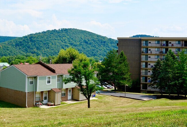 Building Photo - 500 Carskadon Ln