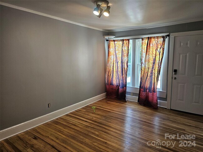 Foto del edificio - 1130 Camden Ave