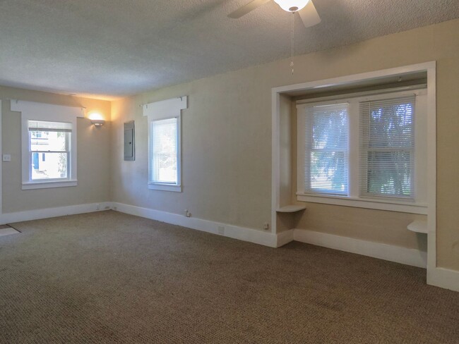 Foto del edificio - 2 Bedroom Cottage with in walking distance...