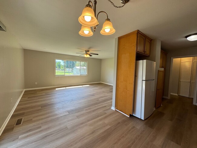 Foto del edificio - 1419 Pearl Ave SE