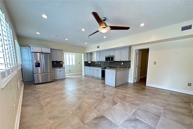 Building Photo - 349 Mahogany Dr