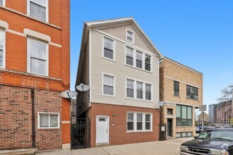 Building Photo - 1202 W Huron St