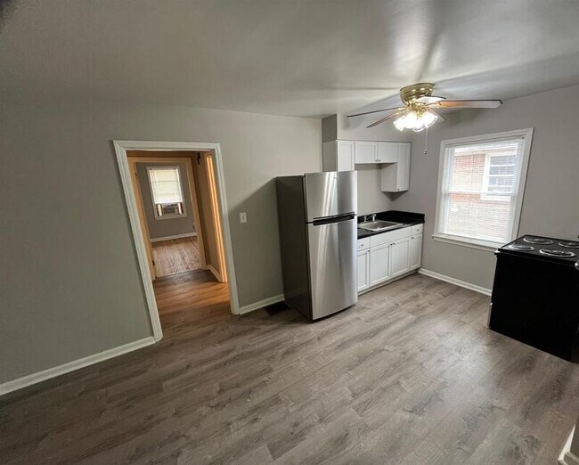 Foto del edificio - 1607 Algonquin Parkway - 3