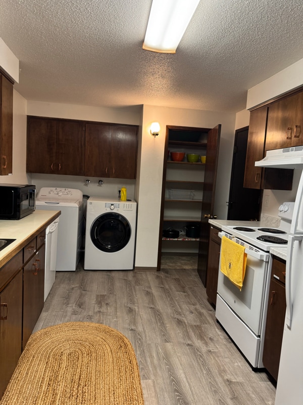 Building Photo - 601 S 60th Ave