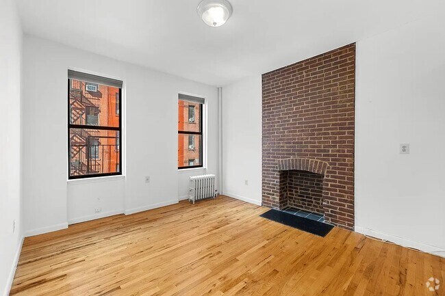 Building Photo - 242 Mulberry St