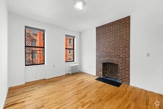 Building Photo - 242 Mulberry St