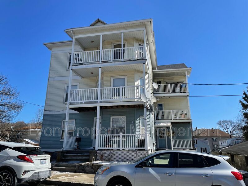 25 Cote Ave Unit 1R, Woonsocket, RI 02895 Condo for Rent in