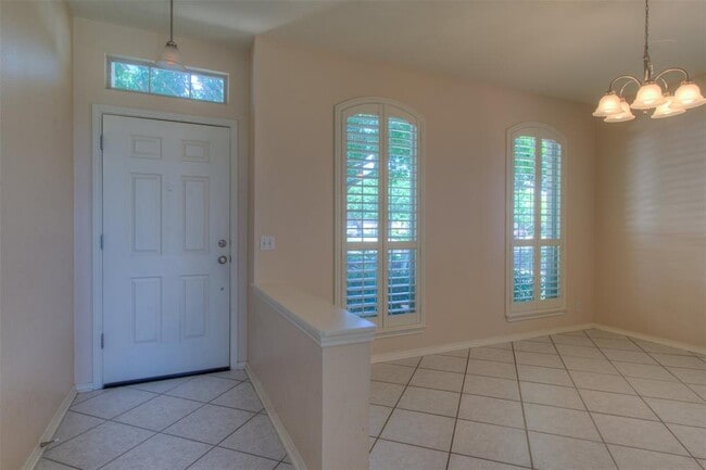Building Photo - 16813 Luckenwald Dr