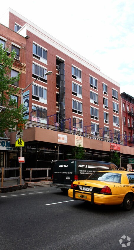 Primary Photo - 1683 Lexington Ave