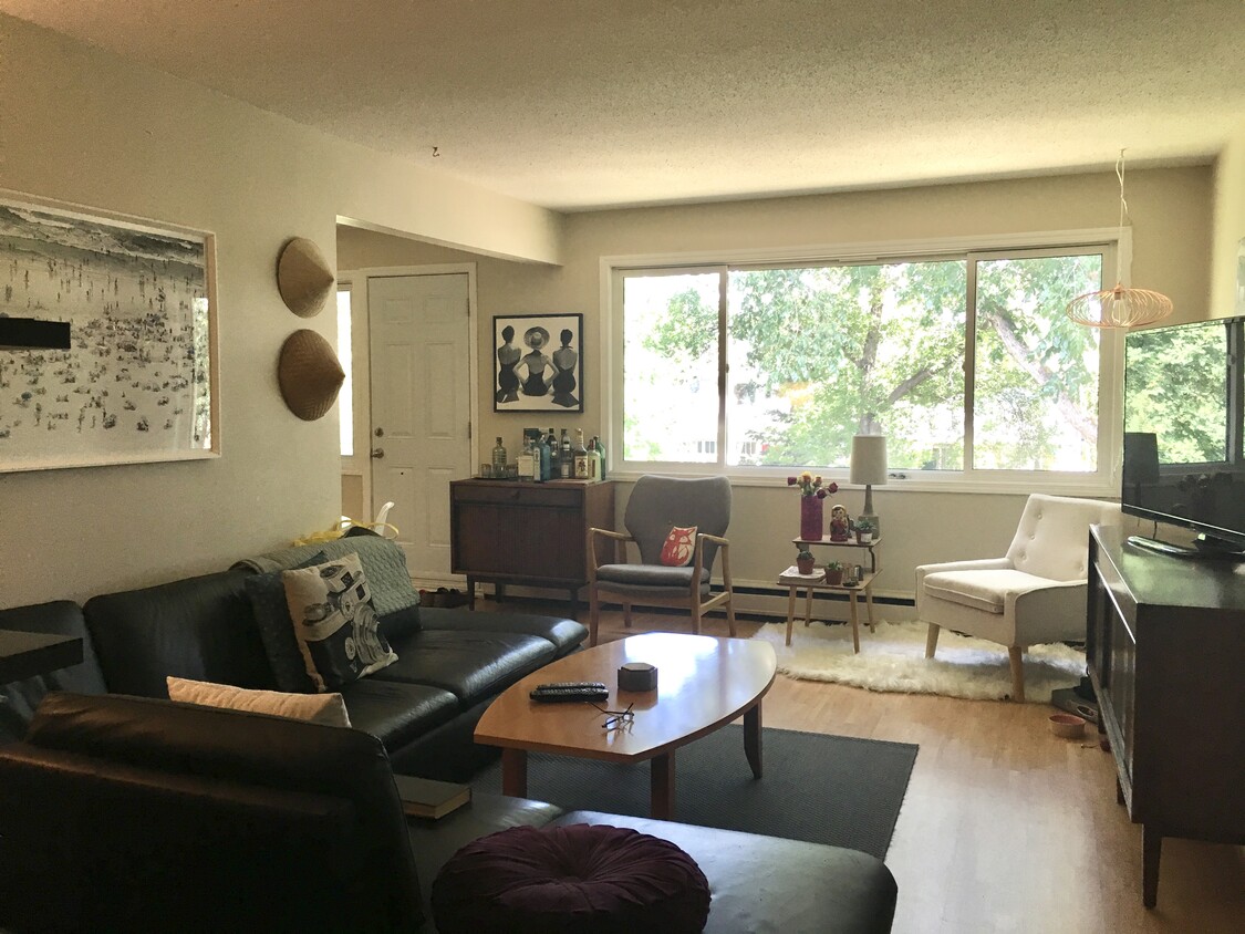 Primary Photo - 9915 87 Av NW