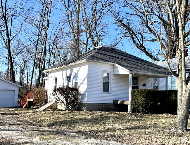 Building Photo - 221 N 7th St