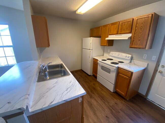 Building Photo - 5805 E Limoges Dr