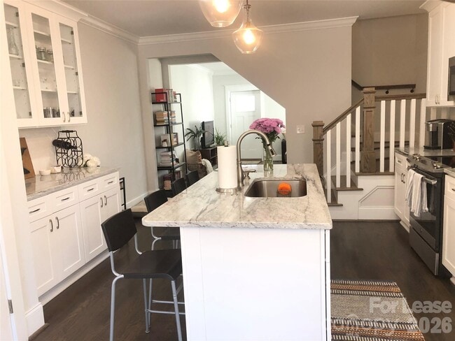 Building Photo - 2117 Kirkwood Ave