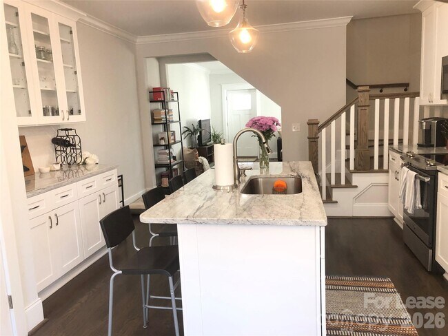 Foto del edificio - 2117 Kirkwood Ave